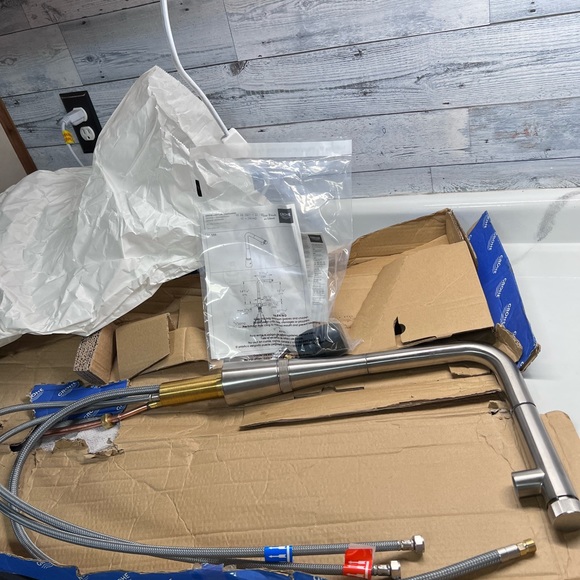 GROHE Zedra SmartControl Pull-Out Kitchen Faucet - Picture 4 of 13